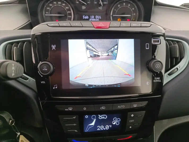 Lancia Ypsilon usata a Treviso (16)
