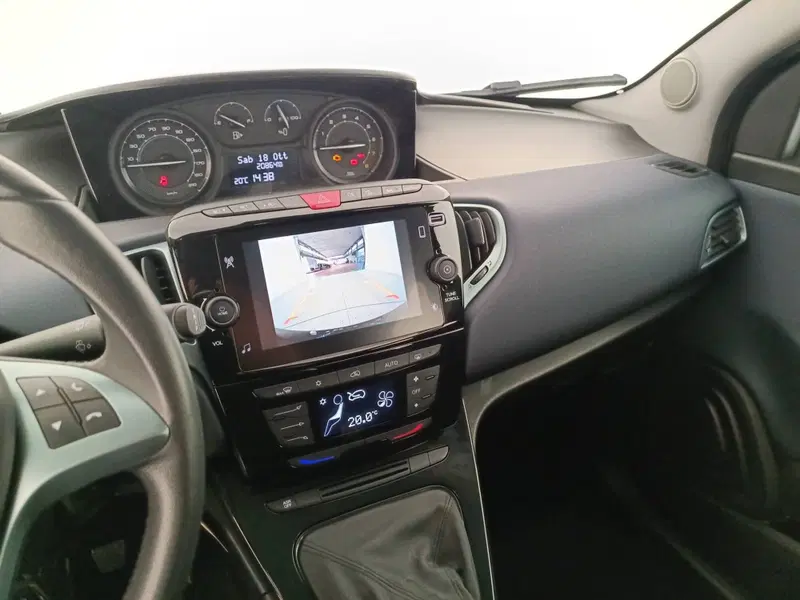 Lancia Ypsilon usata a Treviso (17)
