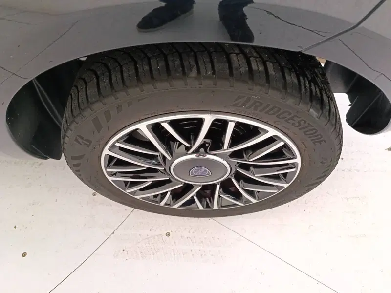 Lancia Ypsilon usata a Treviso (19)