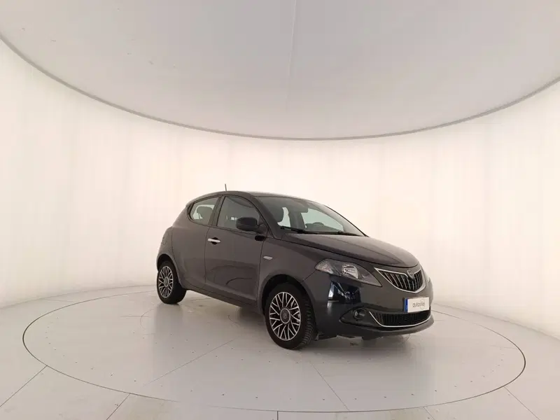 Lancia Ypsilon usata a Treviso (3)