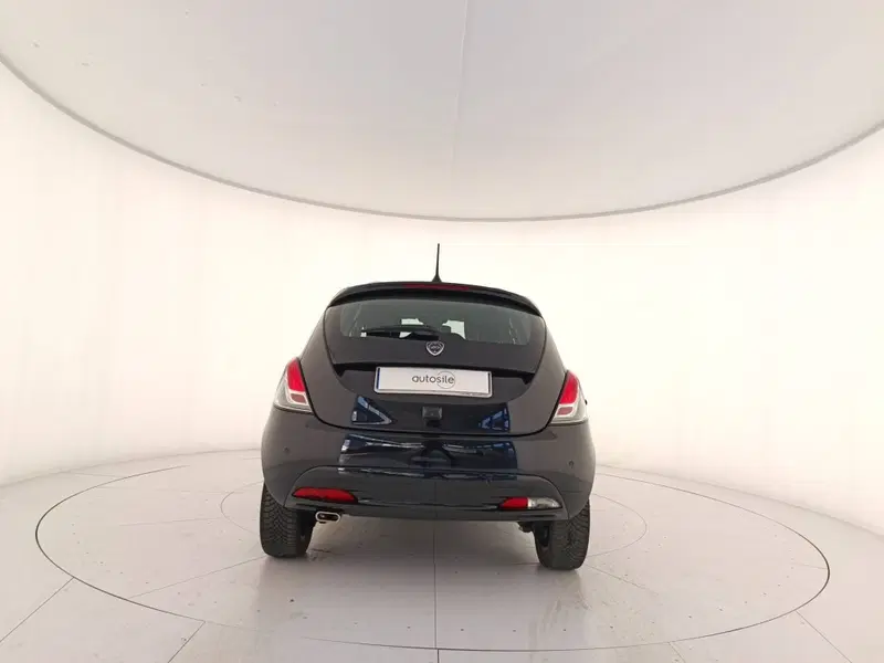 Lancia Ypsilon usata a Treviso (5)