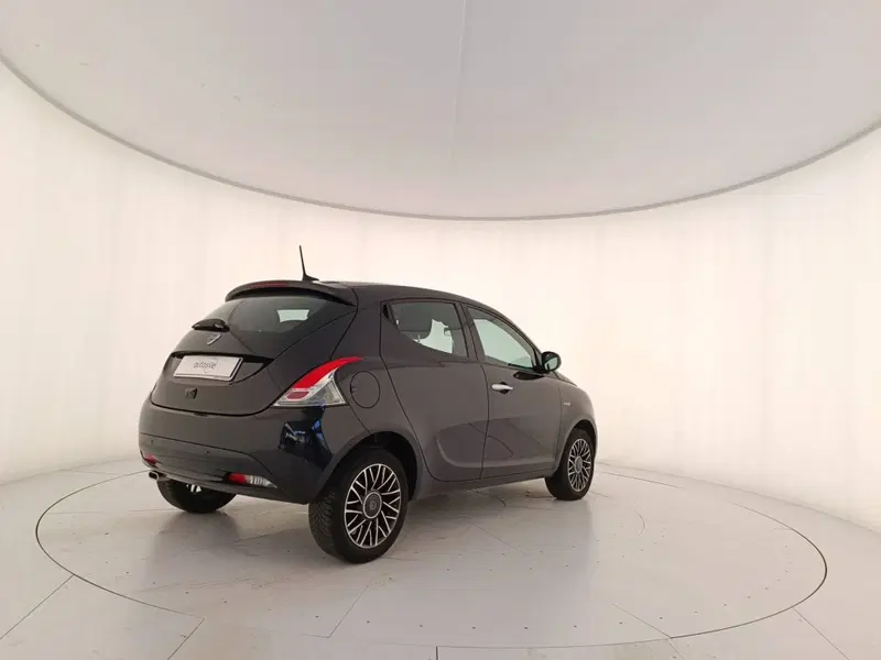 Lancia Ypsilon usata a Treviso (6)