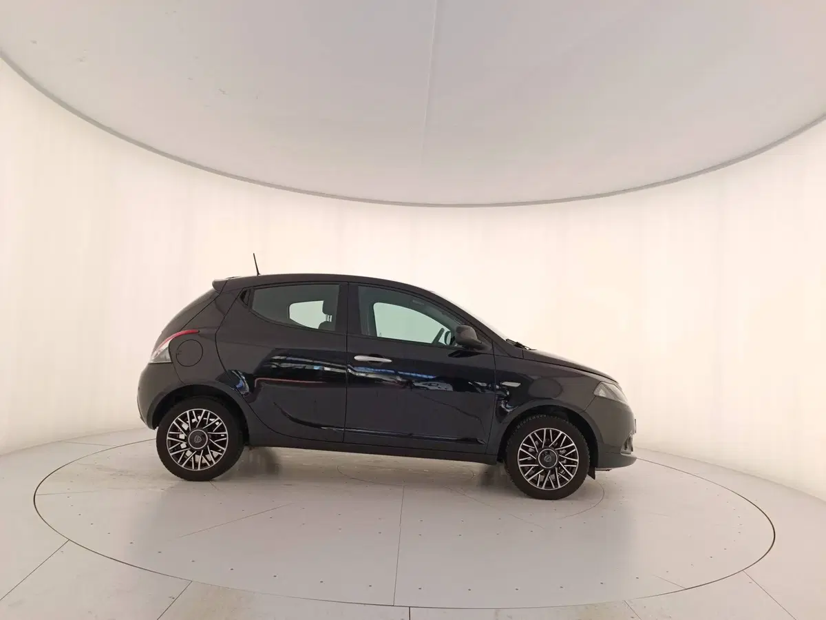 Lancia Ypsilon usata a Treviso (7)