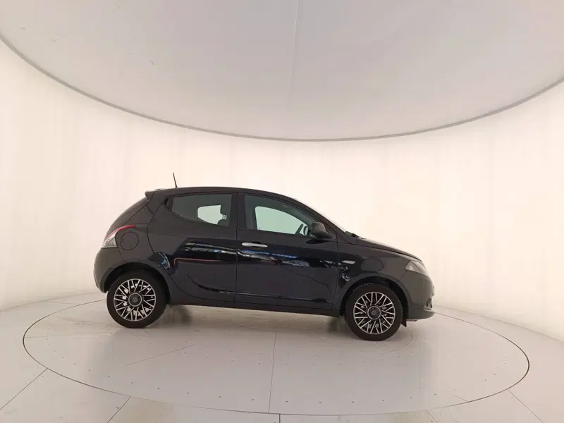 Lancia Ypsilon usata a Treviso (7)