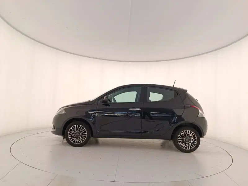 Lancia Ypsilon usata a Treviso (8)