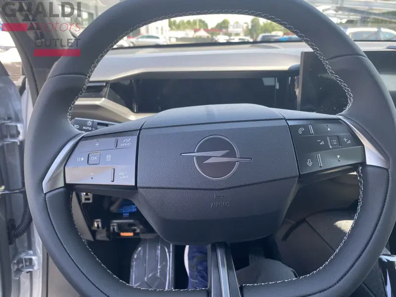 Opel Grandland nuova a Modena (13)