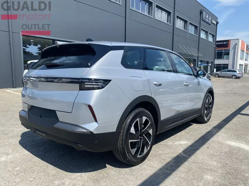 Opel Grandland nuova a Modena (6)