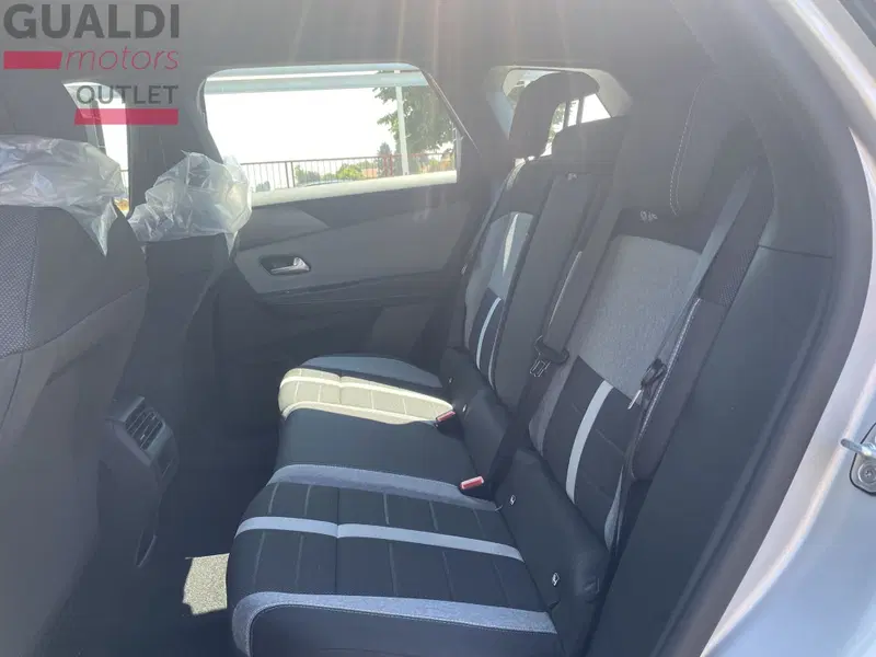 Opel Grandland nuova a Modena (9)