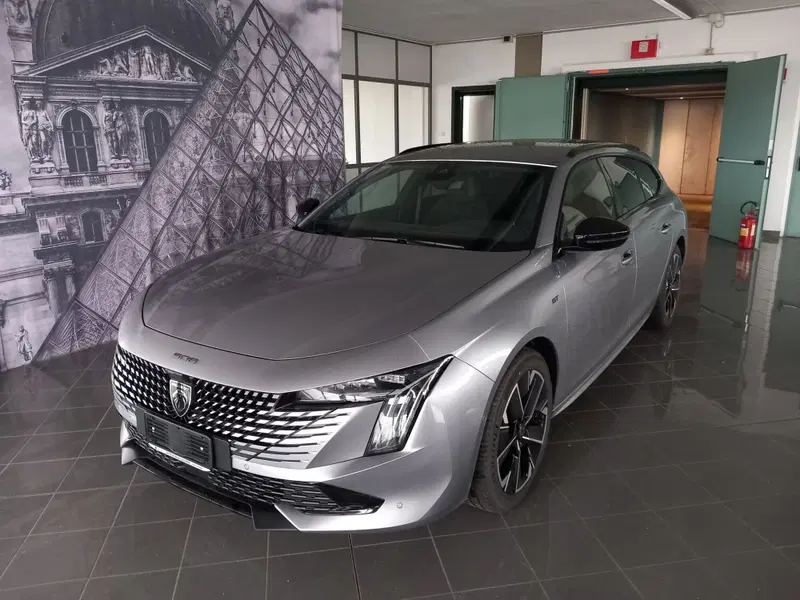 Peugeot 508 nuova a Lucca