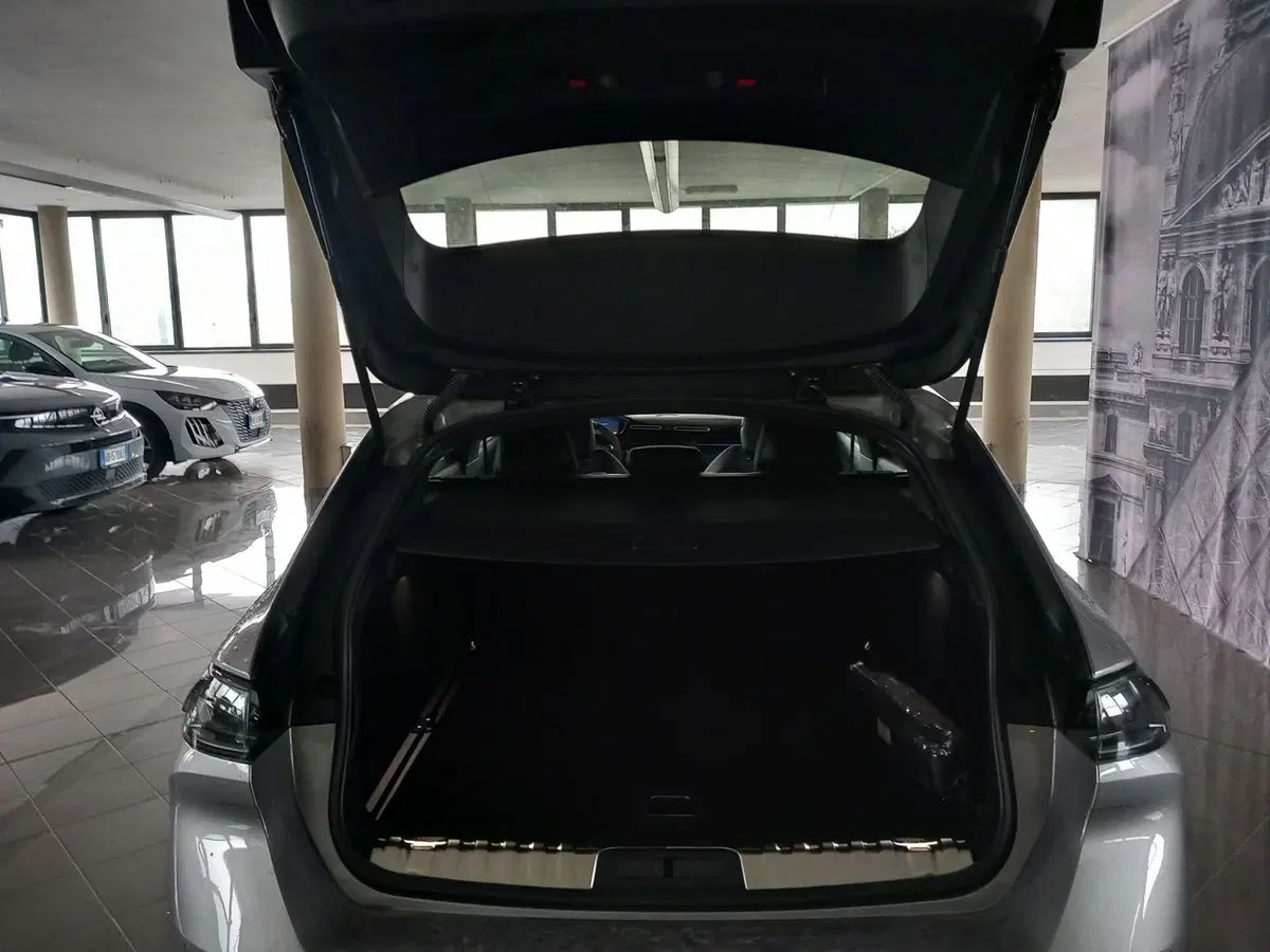 Peugeot 508 nuova a Lucca (11)