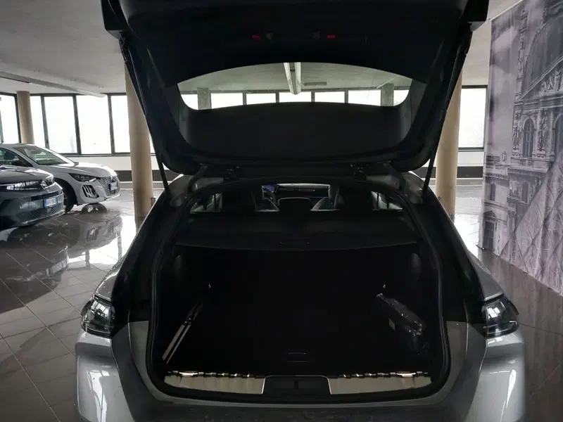 Peugeot 508 nuova a Lucca (11)