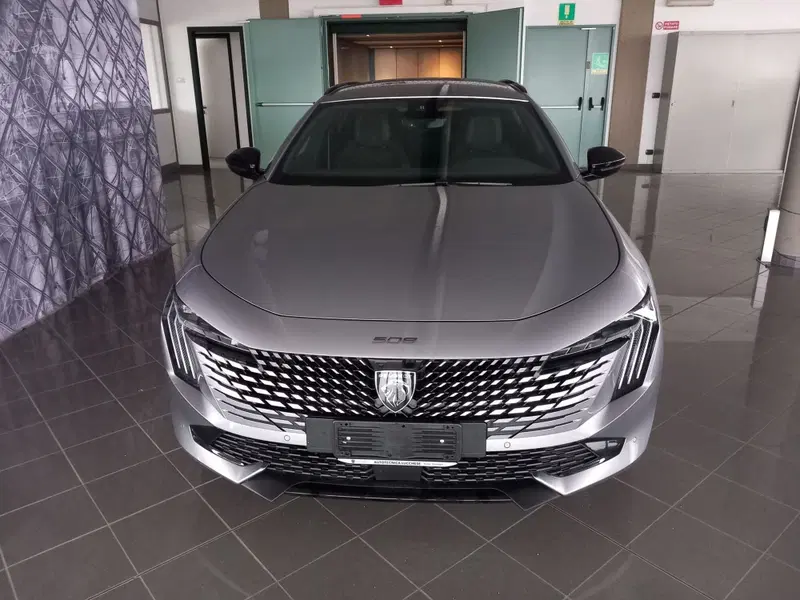 Peugeot 508 nuova a Lucca (2)