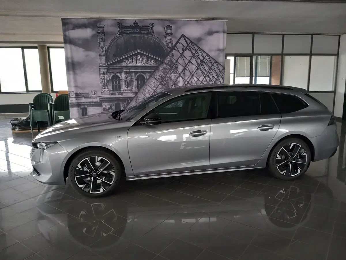 Peugeot 508 nuova a Lucca (3)