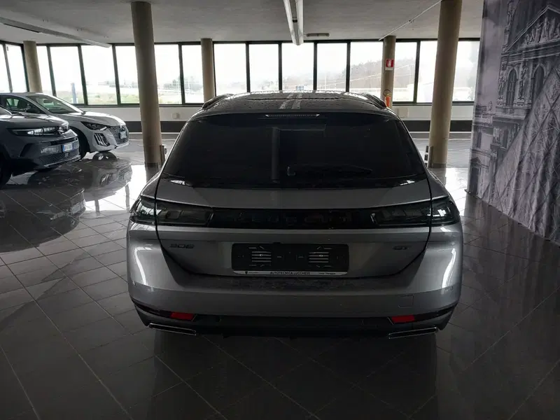 Peugeot 508 nuova a Lucca (5)