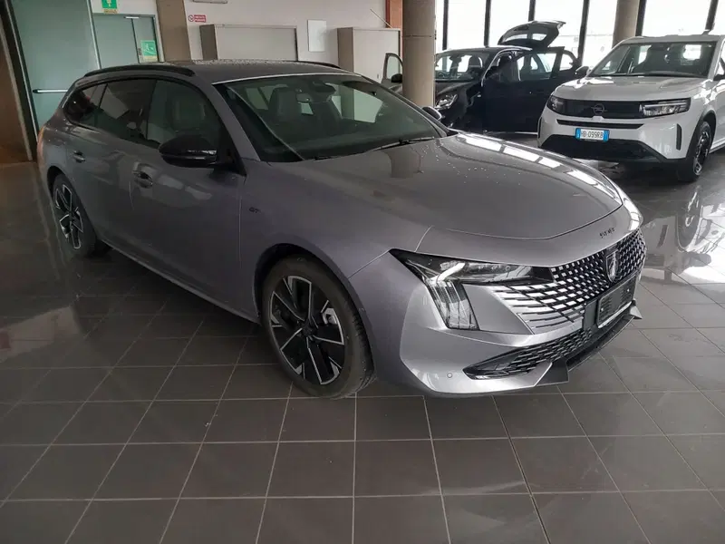 Peugeot 508 nuova a Lucca (8)