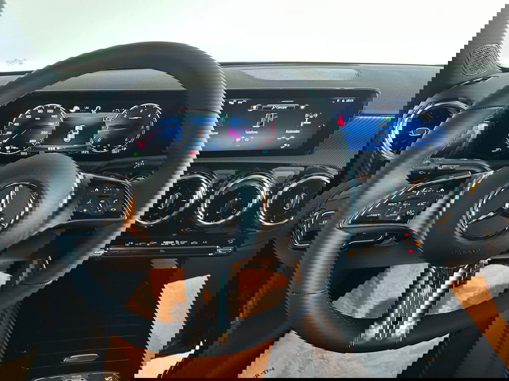 Mercedes-Benz Classe A nuova a Salerno (16)