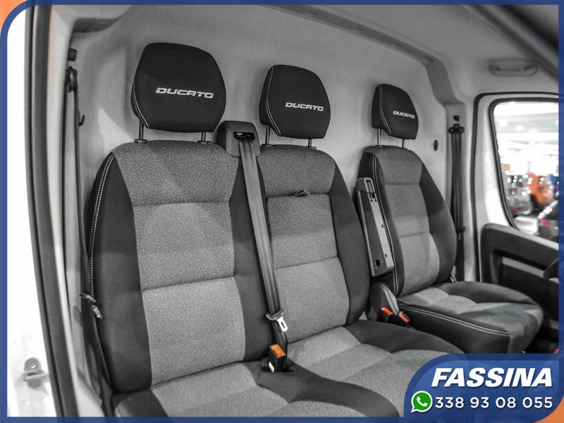Fiat e-Ducato Furgone nuova a Milano (12)