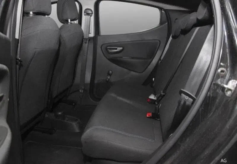 Lancia Ypsilon usata a Cosenza (12)