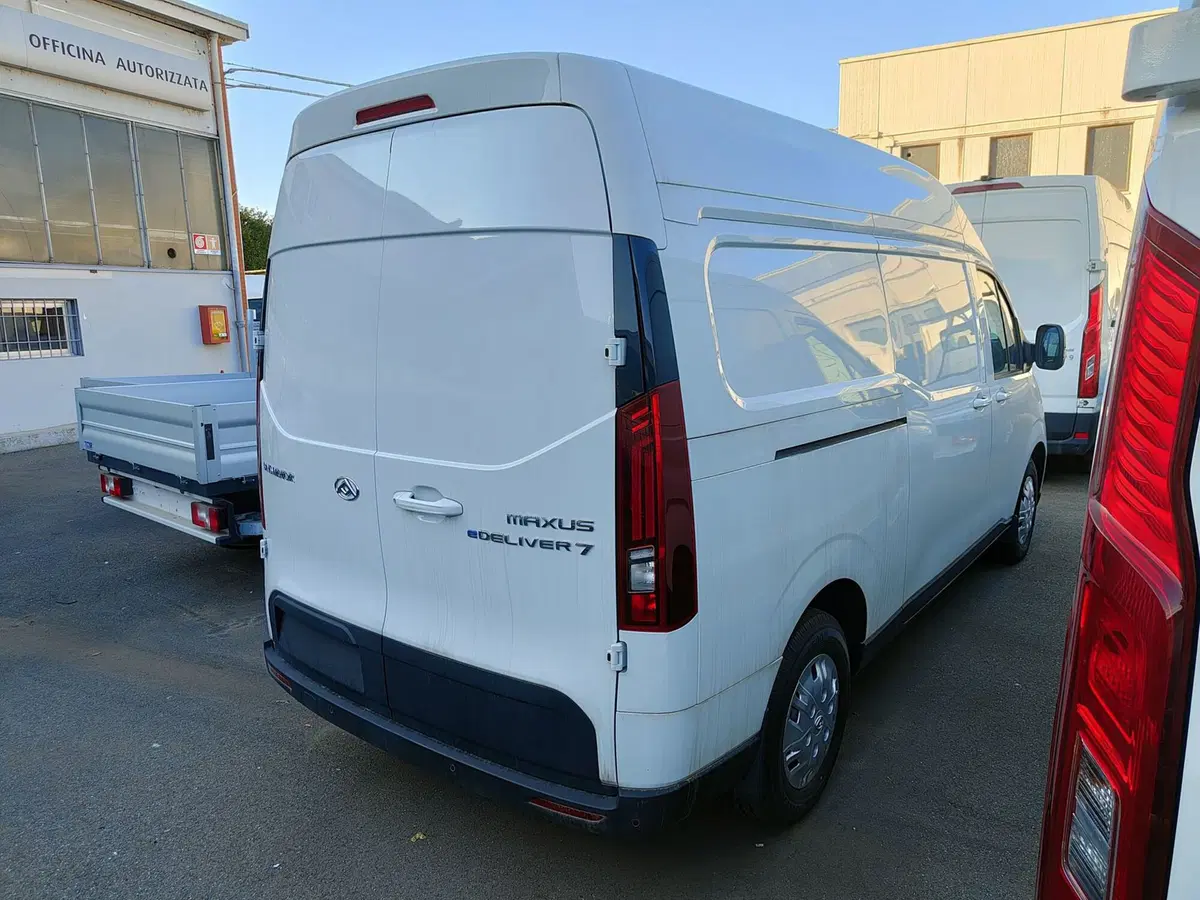 Maxus e Furgone nuova a Torino (4)