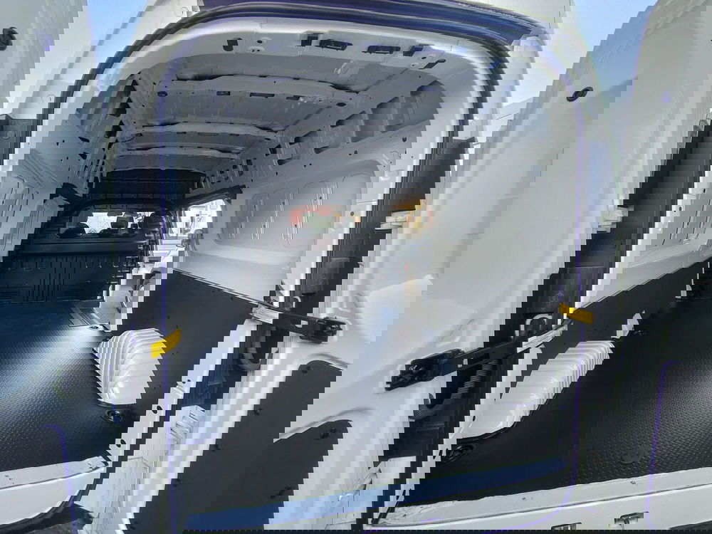 Maxus e Furgone nuova a Torino (6)