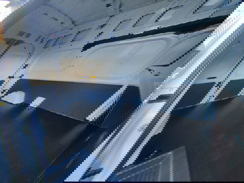 Maxus e Furgone nuova a Torino (8)