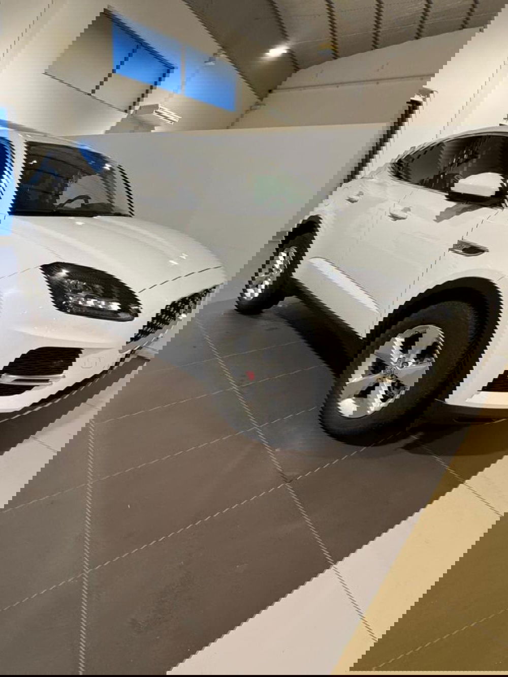 Jaguar E-Pace usata a Venezia (7)