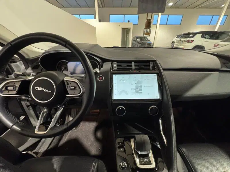 Jaguar E-Pace usata a Venezia (9)