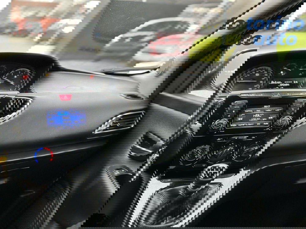 Lancia Ypsilon usata a Torino (13)