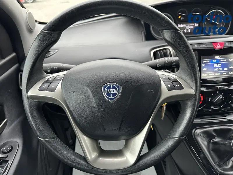 Lancia Ypsilon usata a Torino (15)