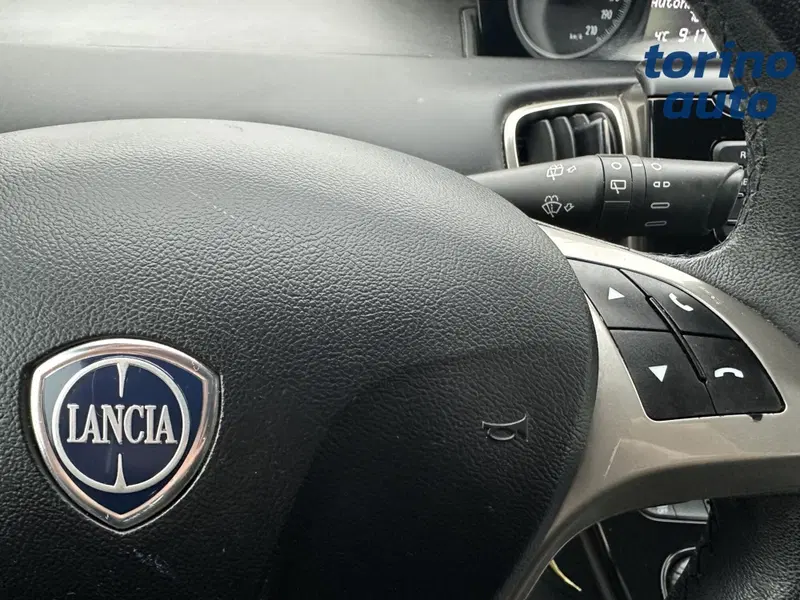 Lancia Ypsilon usata a Torino (17)