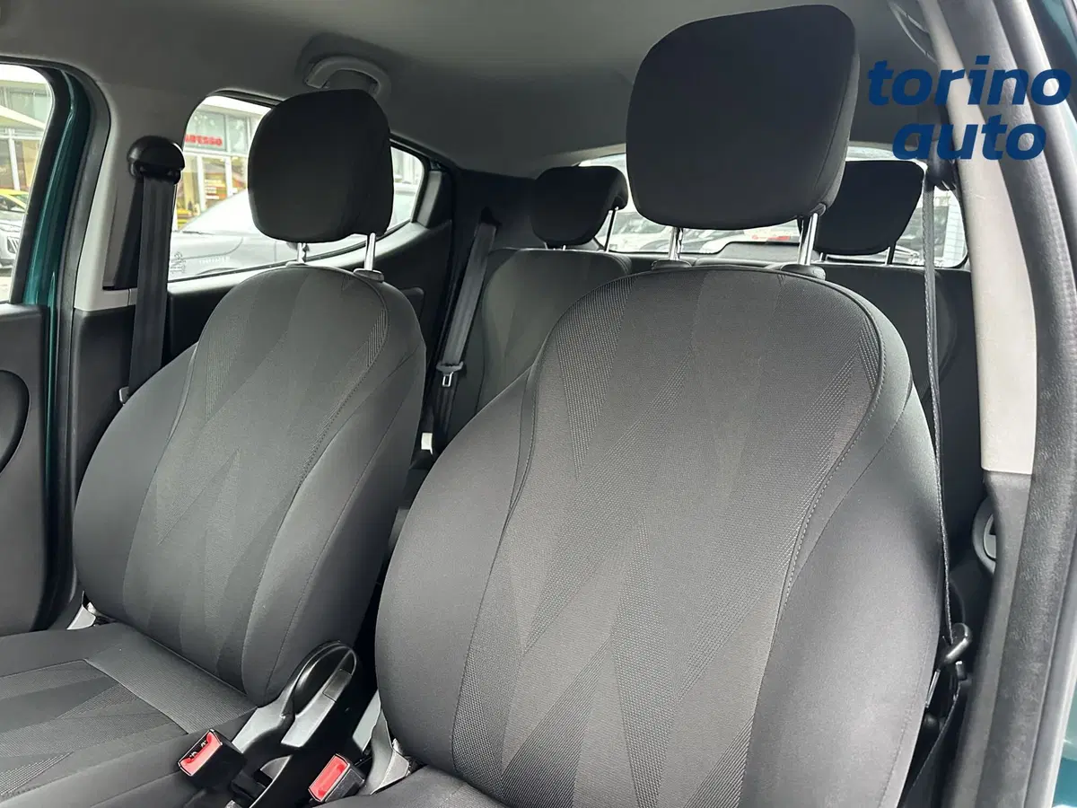 Lancia Ypsilon usata a Torino (9)