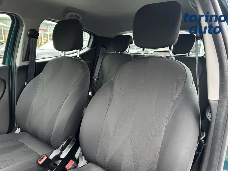 Lancia Ypsilon usata a Torino (9)