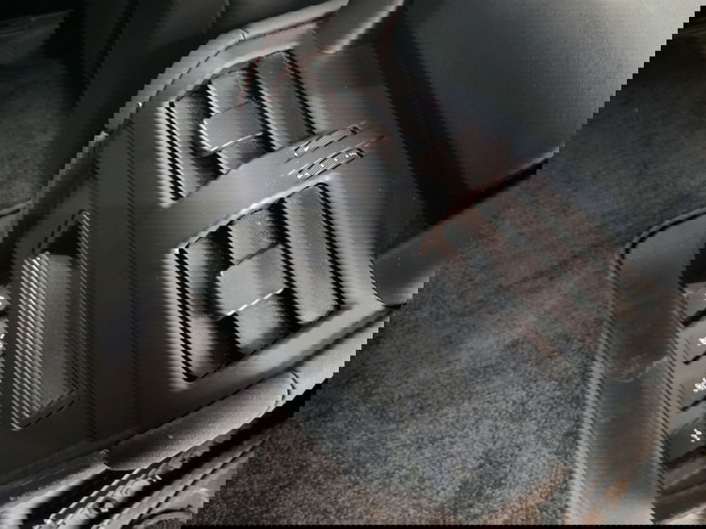 Land Rover Defender usata a Verbano Cusio Ossola (10)