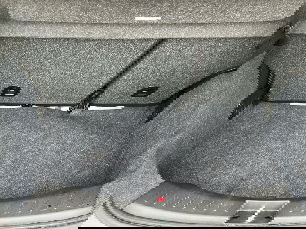 Lancia Ypsilon usata a Roma (10)