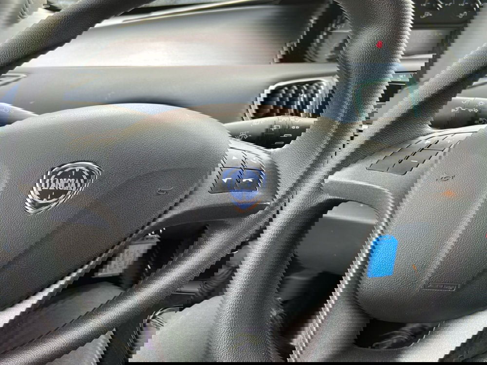 Lancia Ypsilon usata a Roma (14)