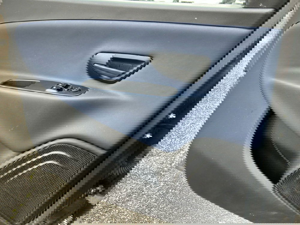 Lancia Ypsilon usata a Roma (19)