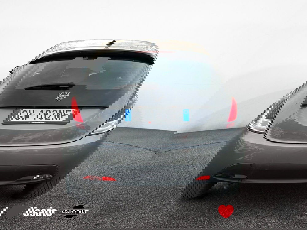 Lancia Ypsilon usata a Roma (5)