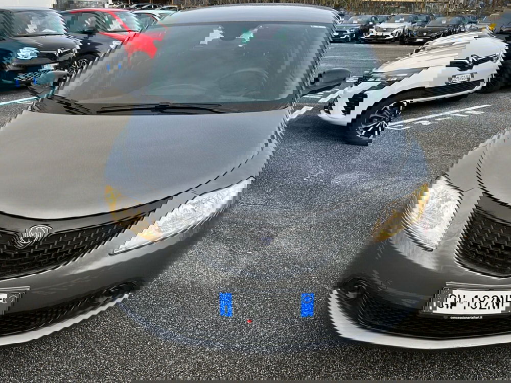 Lancia Ypsilon usata a Roma (7)