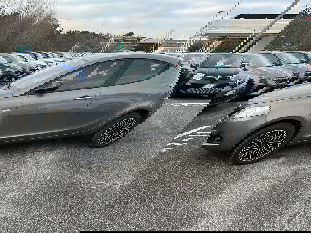 Lancia Ypsilon usata a Roma (8)