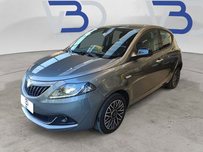 Lancia Ypsilon 1.0 FireFly 5 porte S&amp;S Hybrid Ecochic A. Ferretti del 2024 usata a Settala