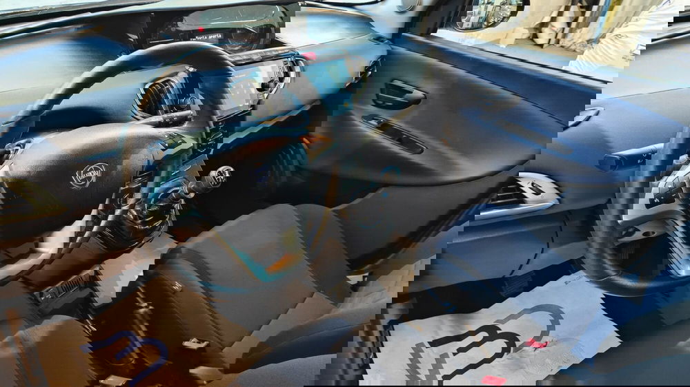 Lancia Ypsilon usata a Milano (10)