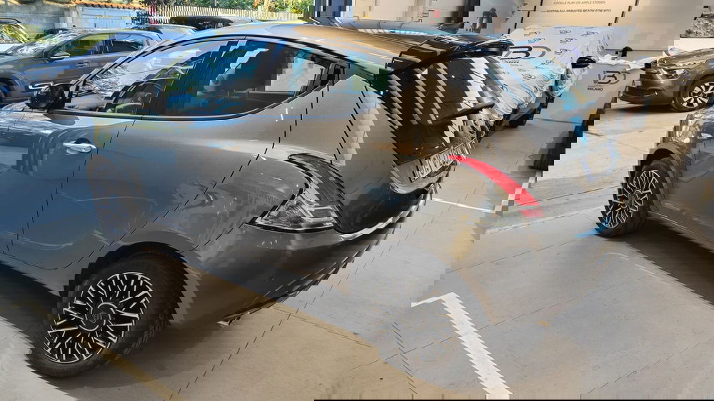 Lancia Ypsilon usata a Milano (2)