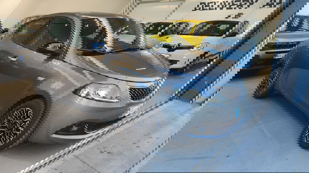 Lancia Ypsilon usata a Milano (6)