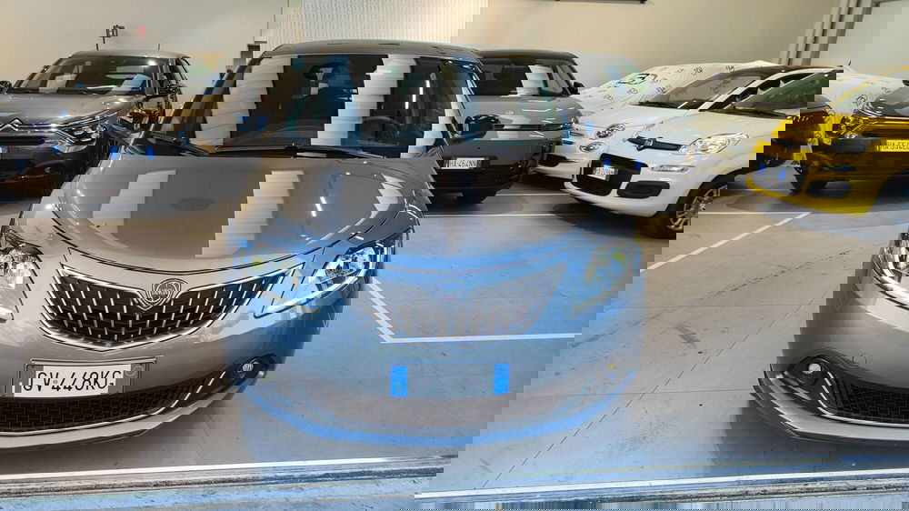 Lancia Ypsilon usata a Milano (7)