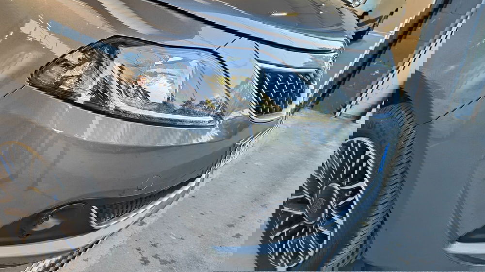 Lancia Ypsilon usata a Milano (8)