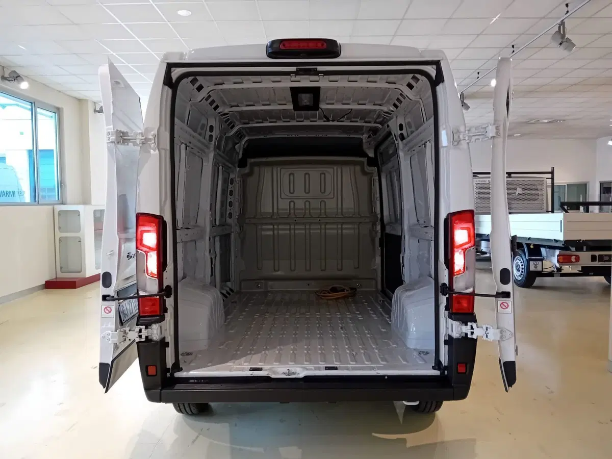 Fiat e-Ducato Furgone usata a Milano (7)