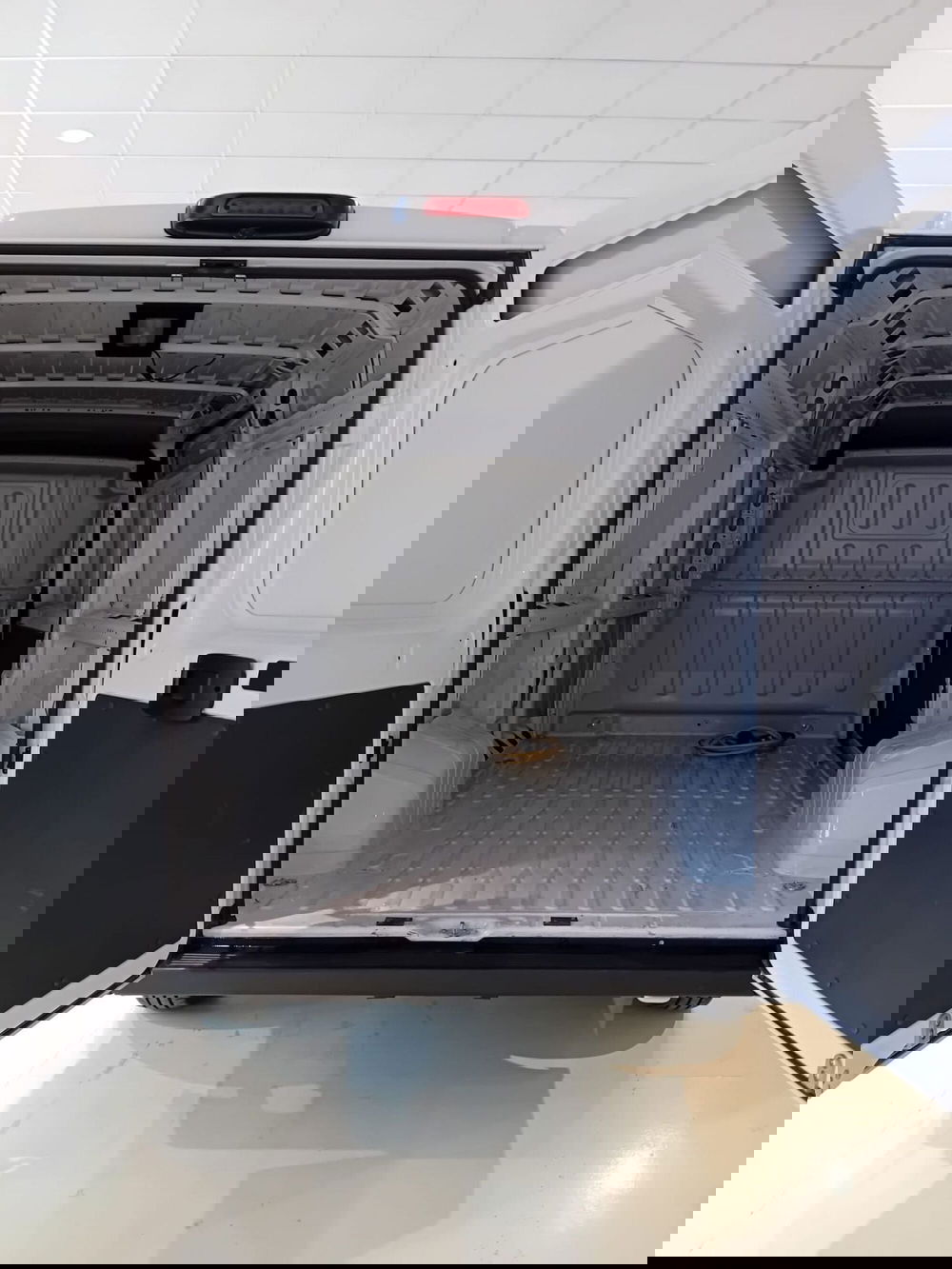 Fiat e-Ducato Furgone usata a Milano (8)