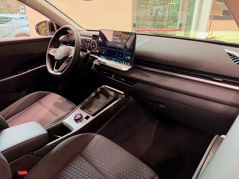 Volkswagen T-Roc nuova a Genova (10)