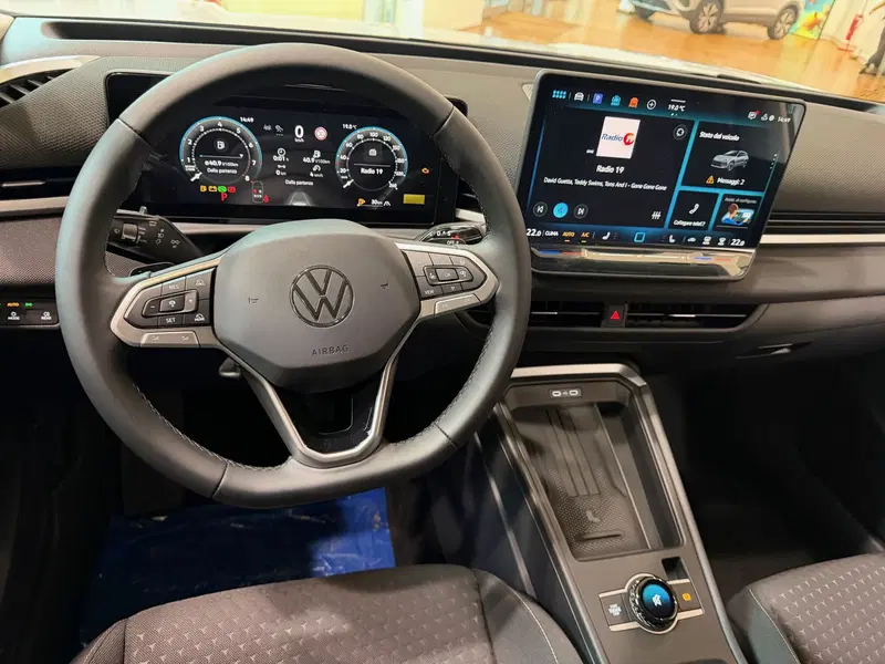 Volkswagen T-Roc nuova a Genova (11)