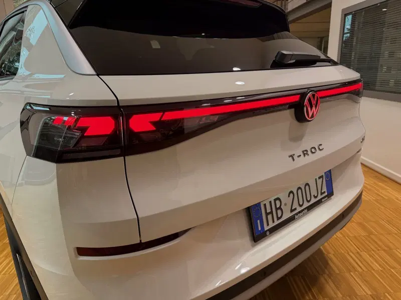 Volkswagen T-Roc nuova a Genova (13)